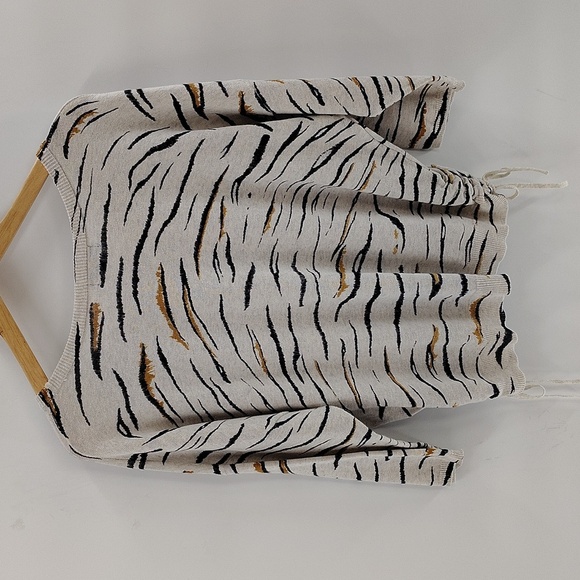 Democracy Sweater Batwing Style Size small Oversized Zebra Front Pockets - Picture 10 of 11